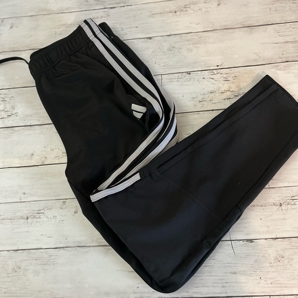 Adidas medium track pants zip ankles - Picture 9 of 13